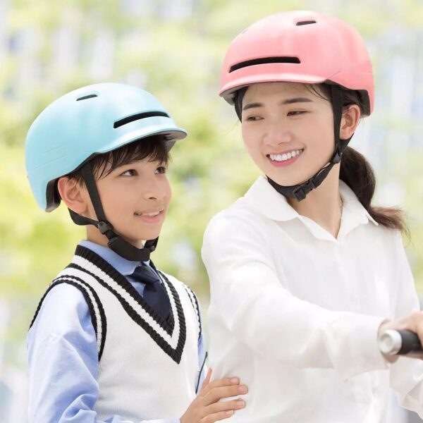 Smart Bicycle Helmet with Built In LED Light - Image 2